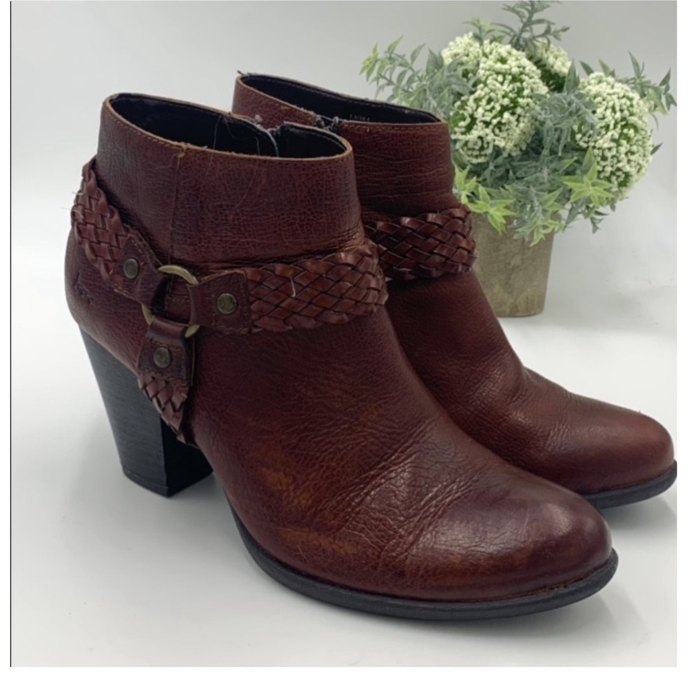 BOC‎ Born Brownish Red Women's
Braided Harness Heeled
Booties Boots Size 7.5.